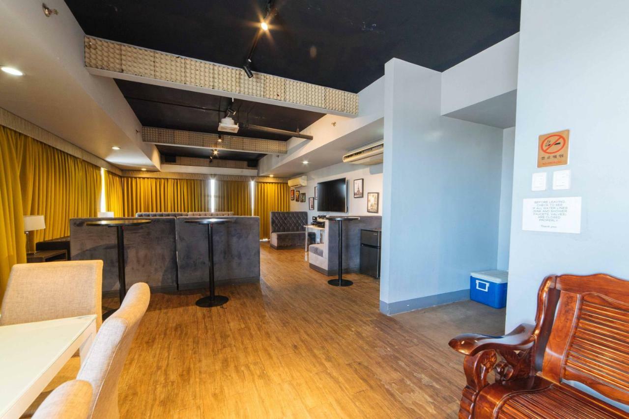Reddoorz Premium @ West Avenue Quezon Hotel Quezon City