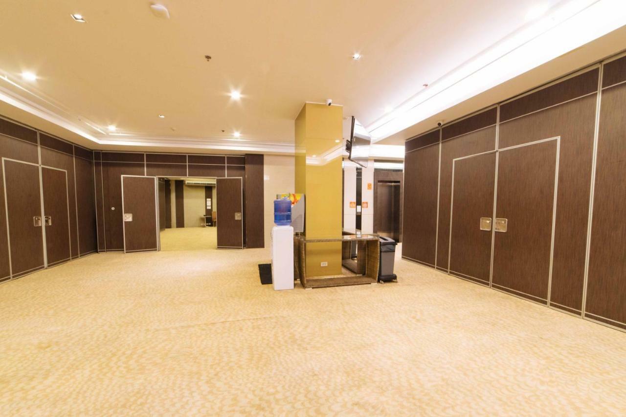 Hotel Reddoorz Premium @ West Avenue Quezon Quezon City