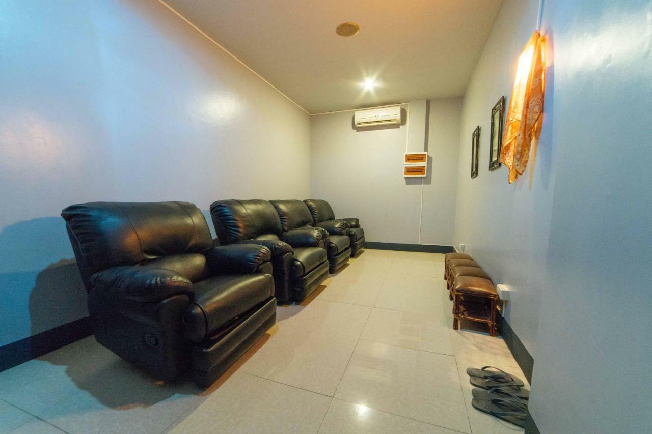 Reddoorz Premium @ West Avenue Quezon 3* Quezon City