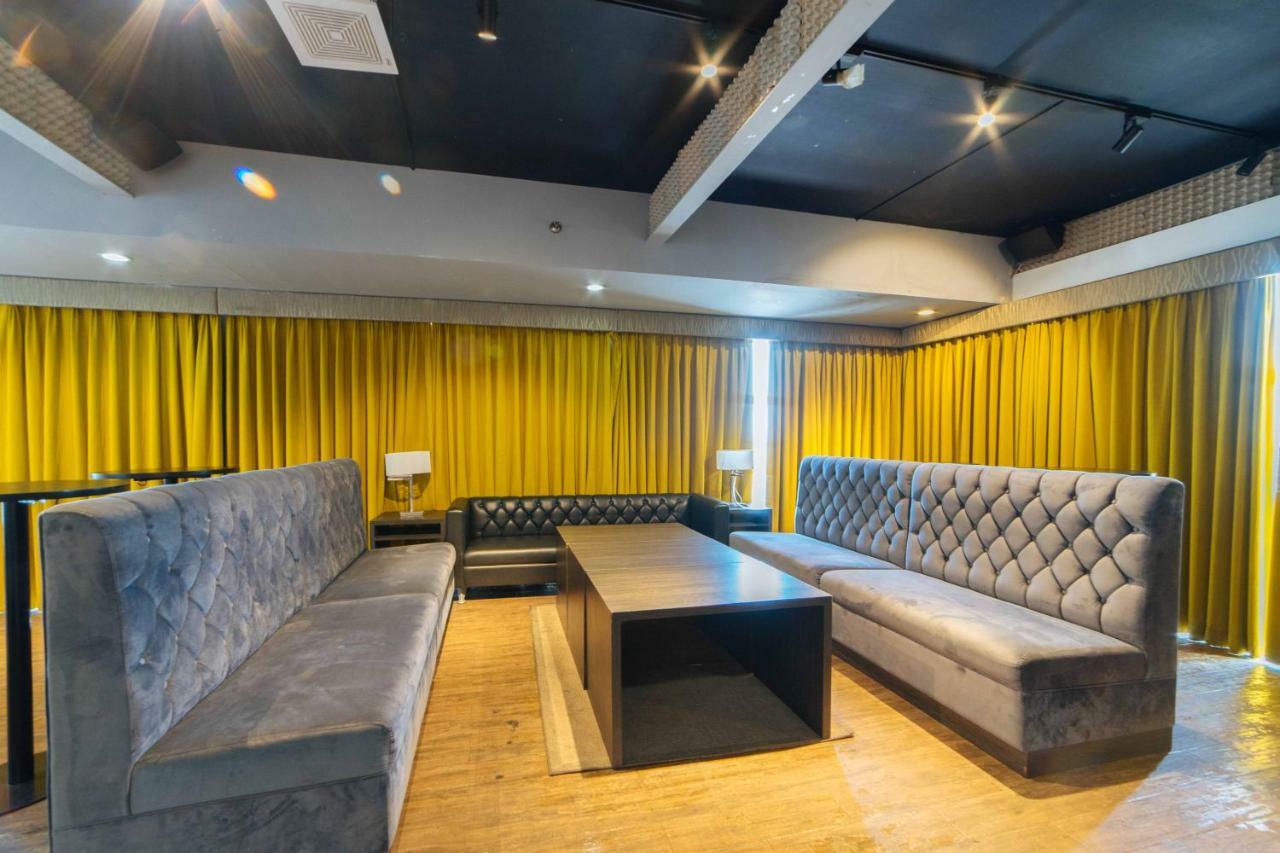 Reddoorz Premium @ West Avenue Quezon